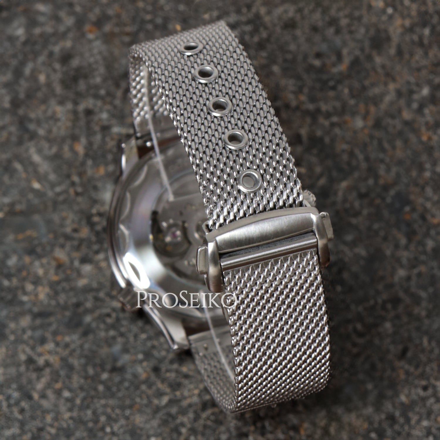 Montre Omeiko - James Bond
